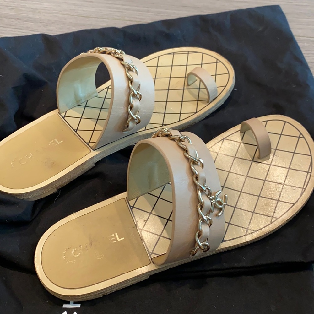 Authentic Chanel Calfskin Toe ring Sandals 37 - Picture 2 of 5